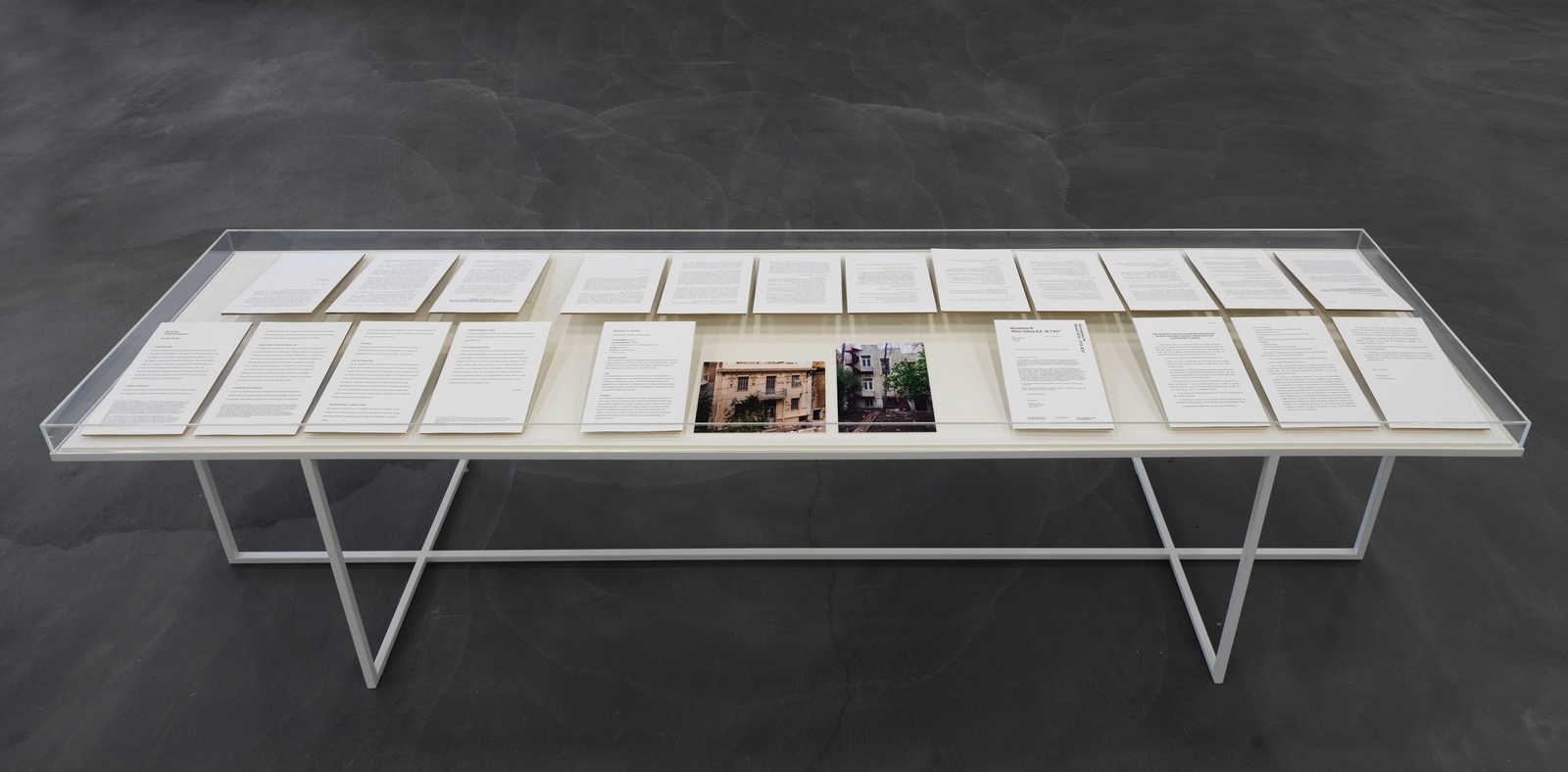 Maria Eichhorn, Zwölf Arbeiten / Twelve Works (1988–2018), exhibition view